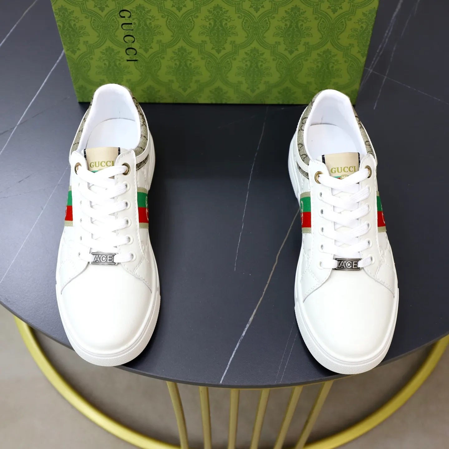 Ex-factory price: 440💰🙅‍♂️🙅‍♂️🙅‍♂️ Brand: GUCCI Standard code: 38-44 (45 customized) Grade: Same as the official website Material: Original material splicing Comfortable and breathable lining Lightweight and wear-resistant sports outsole Style category: Men's fashionable casual shoes Running sneakers Distinguished luxury brand elements Top luxury Color: actual picture color